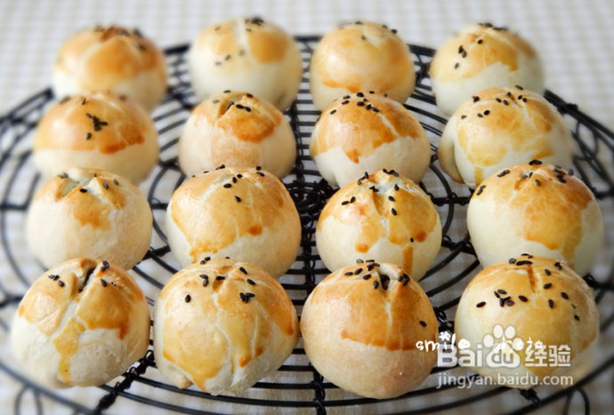 街头排队限量购买的超火小吃---绿豆酥