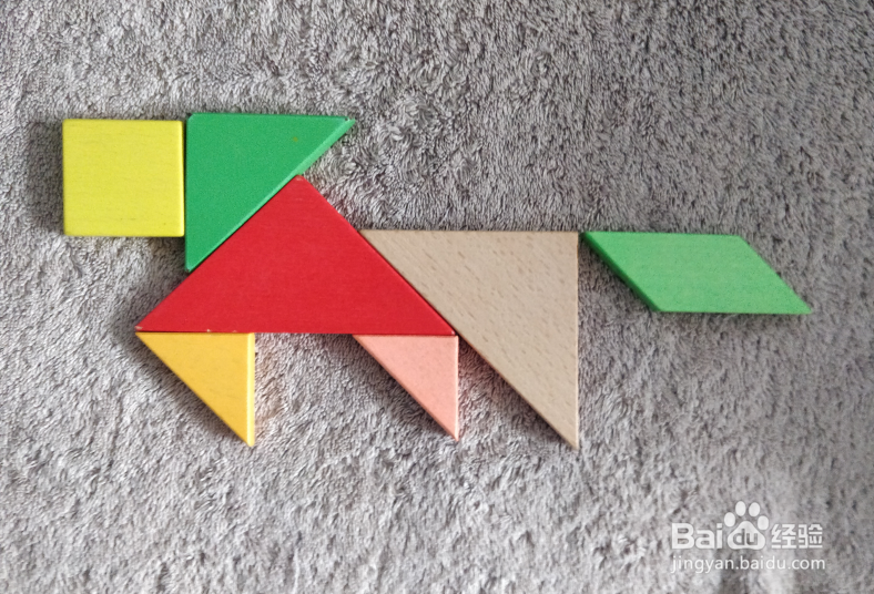 用七巧板怎样拼一只奔跑的狗？