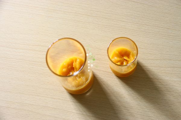 芒果水蜜桃白兰地鸡尾酒