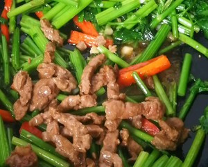 芹菜炒牛肉的做法