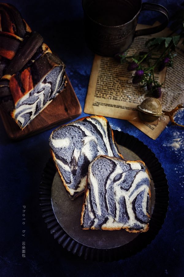 黑芝麻炼乳吐司