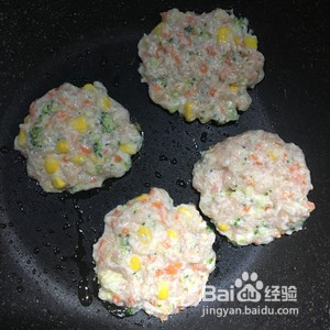 鸡胸肉豆腐蔬菜饼的做法