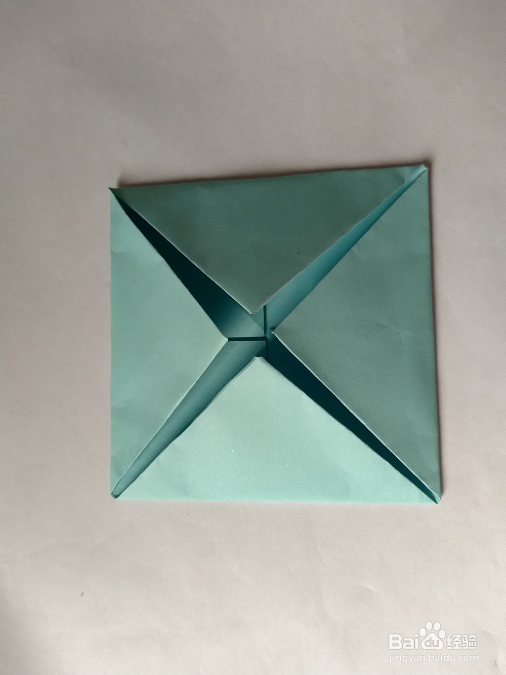 幼儿园小朋友学折纸-折桌子