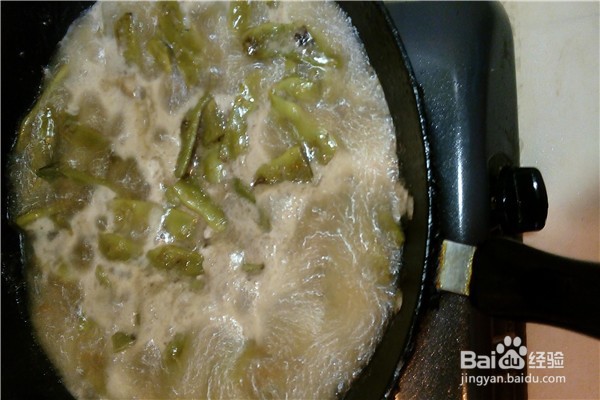 东北豆角炖肉的做法