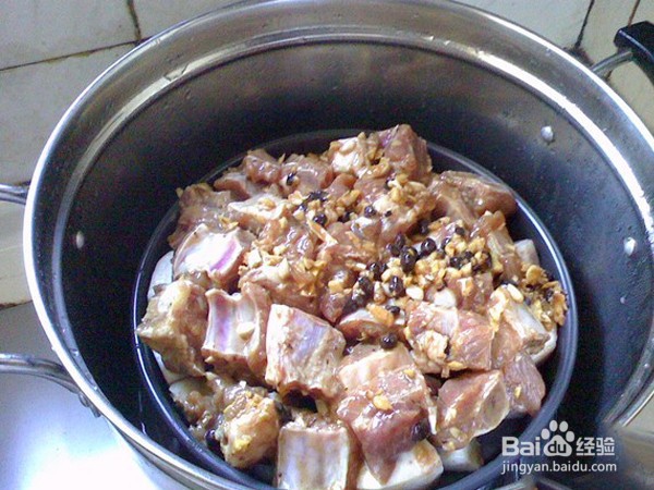 如何在家就能做一份香芋蒸排骨呢?