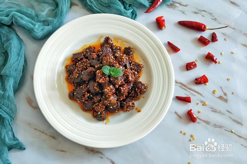 美味的麻辣牛肉粒