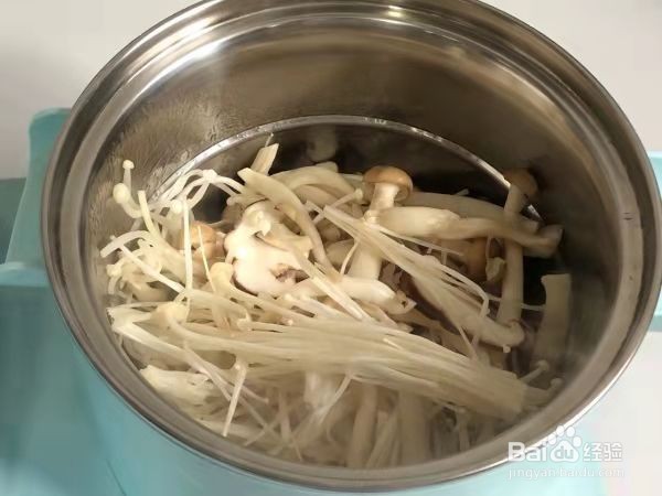 菌菇虾仁豆腐汤