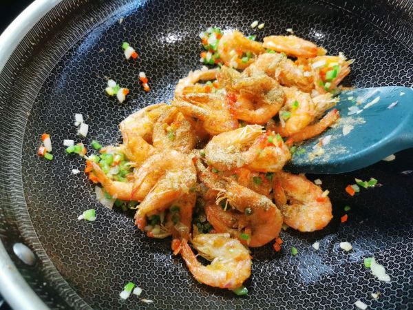 孔雀开屏椒盐虾