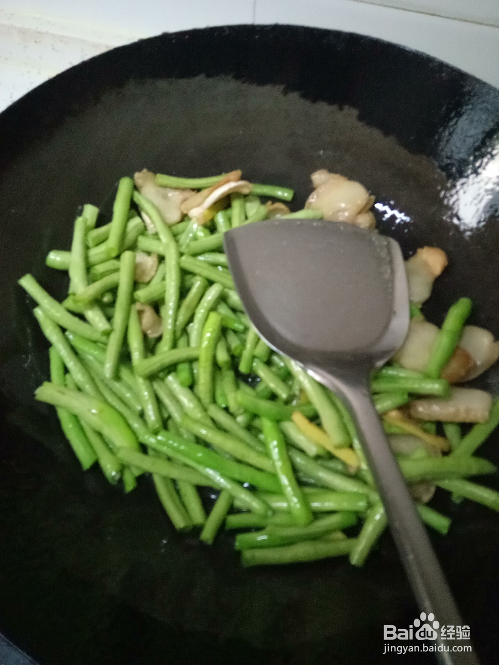 家常豆角炒猪肥肉