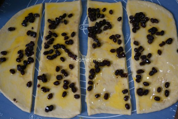 蜜豆炼奶手撕面包