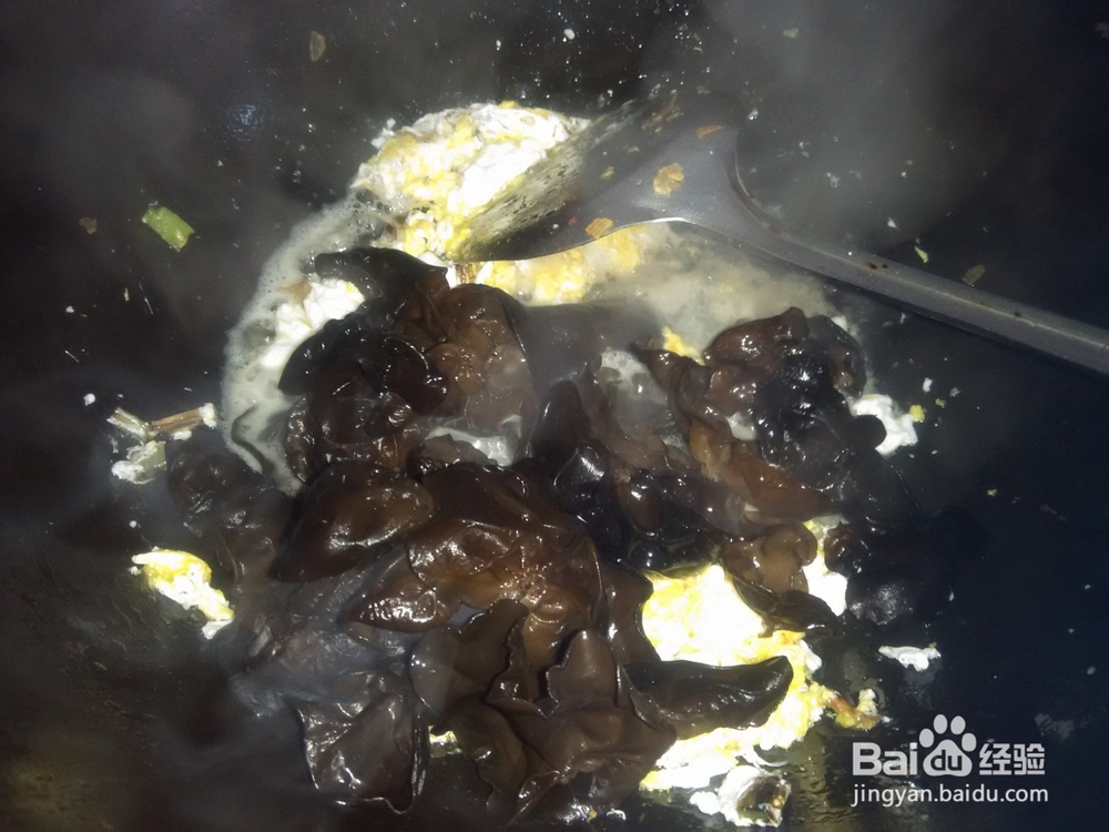 葱爆鸡蛋炒彩椒木耳