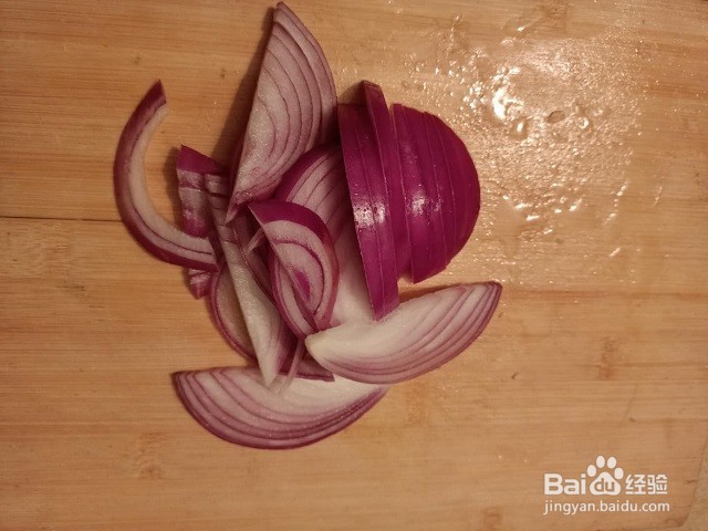 洋葱香煎五花肉怎么做？