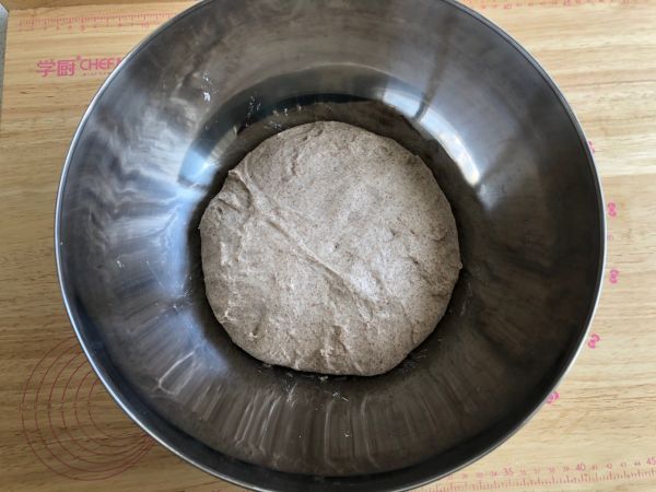 一次性发酵亚麻籽黑麦面包