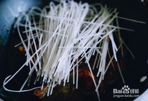 小鸡炖粉条是怎么做的?家常做法教程