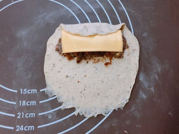 芝芝辣肉松面包