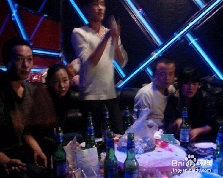 朋友失恋了，怎么安慰他