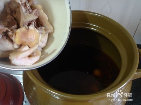 淮山圆肉煲鸡的做法