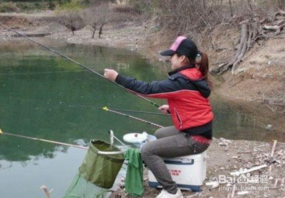 什么是台钓？手钓和悬浮坠钓法与台钓有区别吗