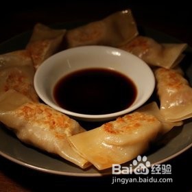 怎么做美味的茄子猪肉锅贴