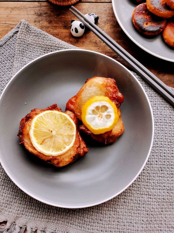 柠檬黑胡椒烤鸡腿肉