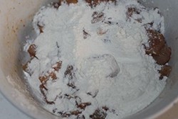 大加乐分享酥脆里嫩的香辣鸡米花做法