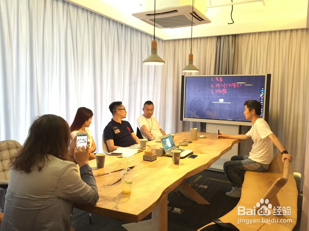 投影仪和SethMeeting会议平板对比