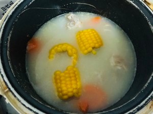 玉米猪蹄汤做法