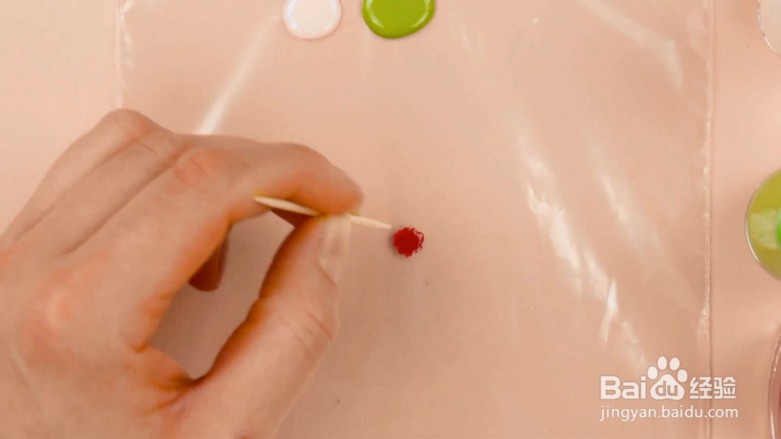 怎么自己做一个漂亮的指甲