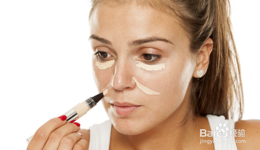 粉底液正确的涂抹方法