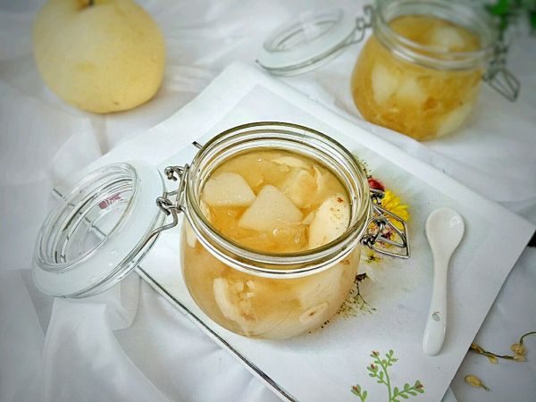 秋梨百合银耳羹