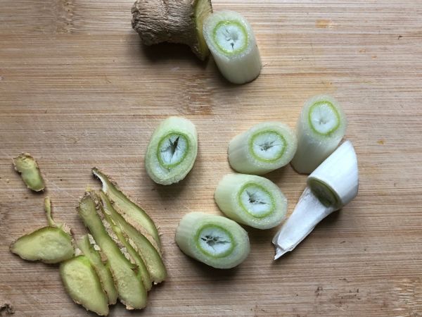 红烧土豆胡萝卜炖排骨