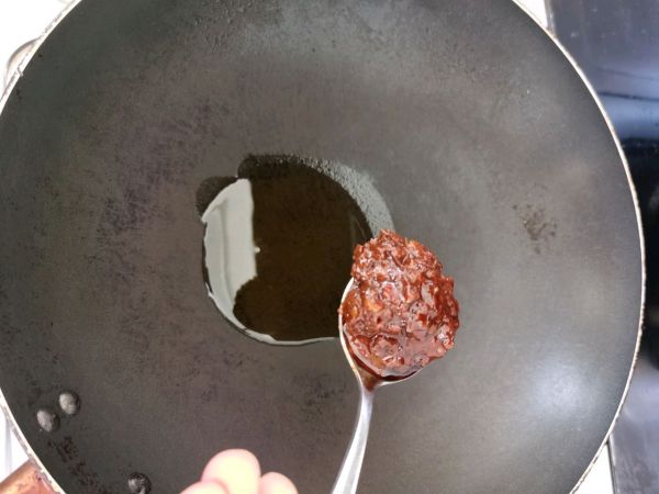 墨鱼鸡肉炒红薯粉条