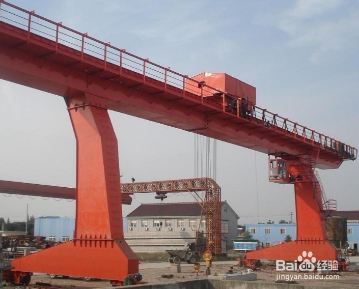 吊车挂钩如何操作？