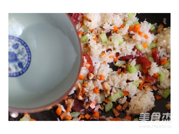 香肠炒糯米饭