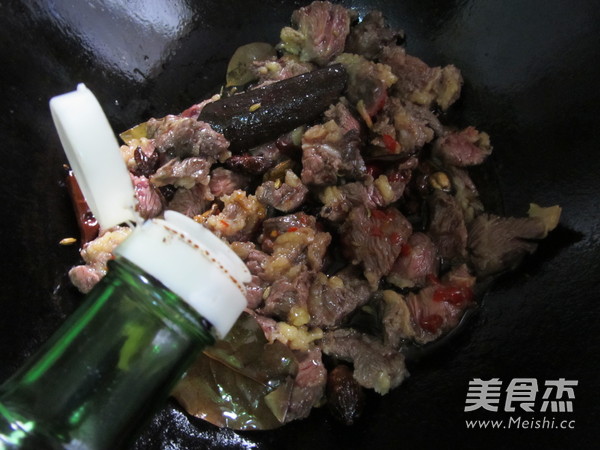 萝卜烧牛肉的做法