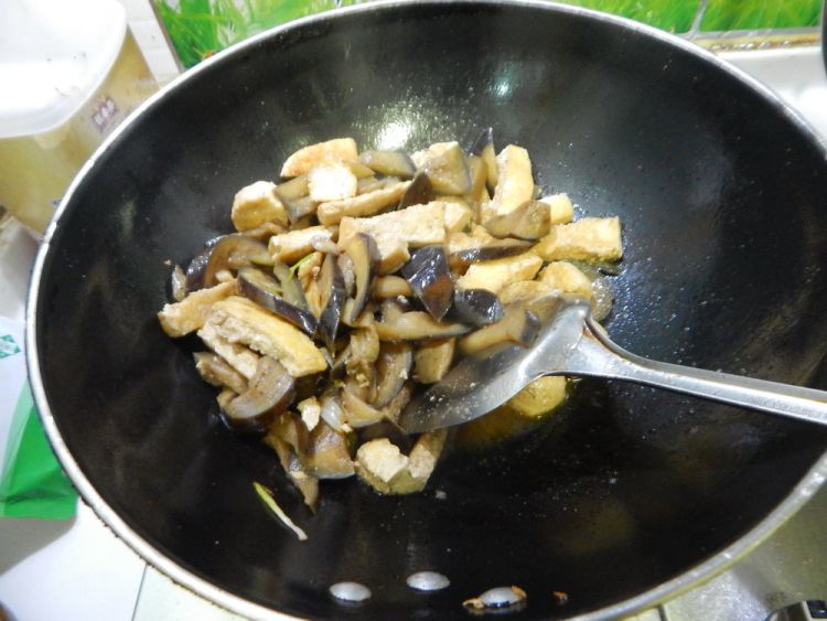 茄子能和豆腐一起吃吗
