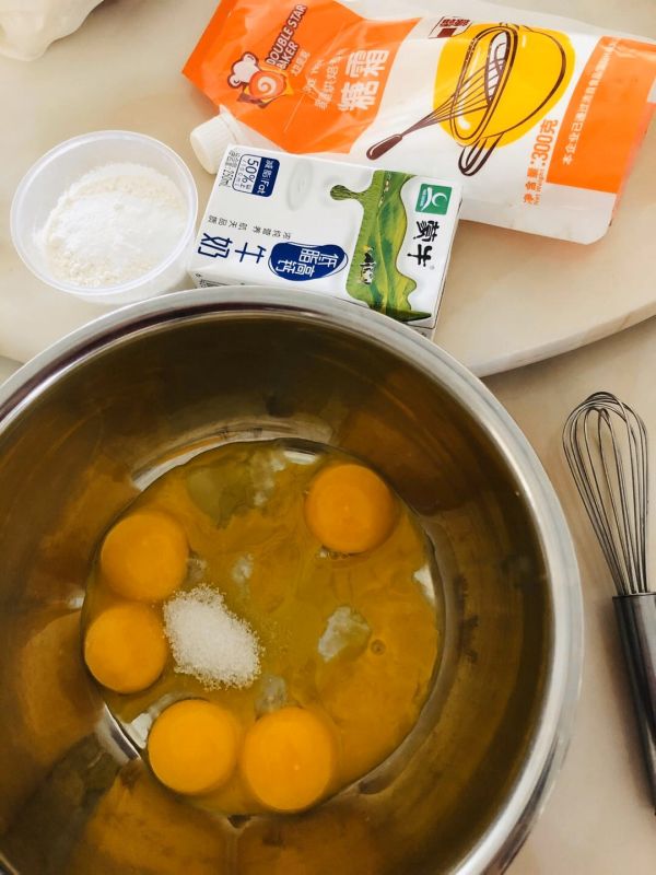 八寸中空戚风蛋糕