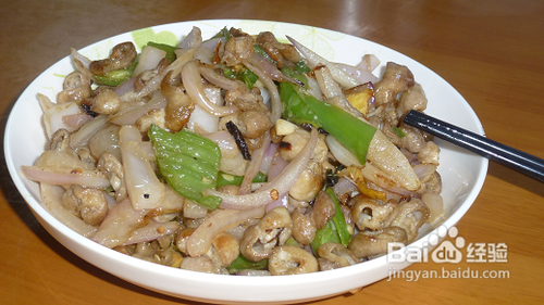 怎么用洋葱加泡椒炒大肠