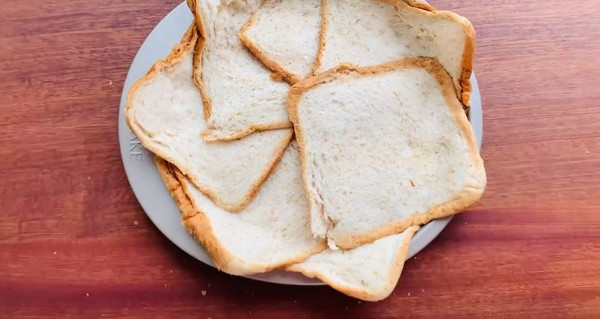 蘑菇白酱培根吐司披萨