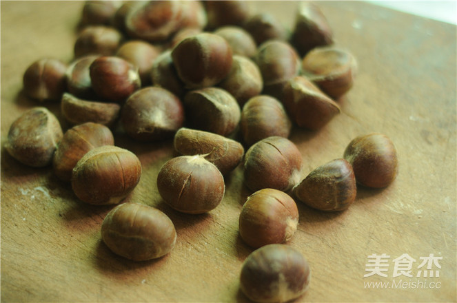 板栗烧鸡的做法