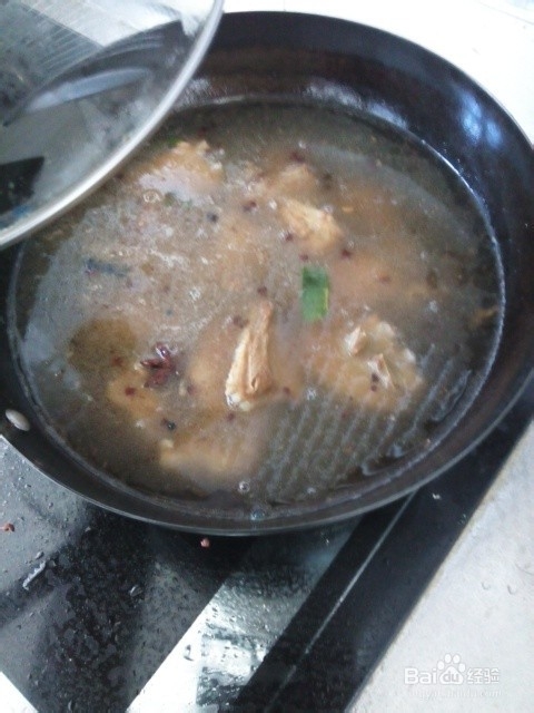 抓住家中的美食：[1]烹制西红柿羊排火锅