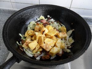 我家的营养早餐之腊肉炒烧饼