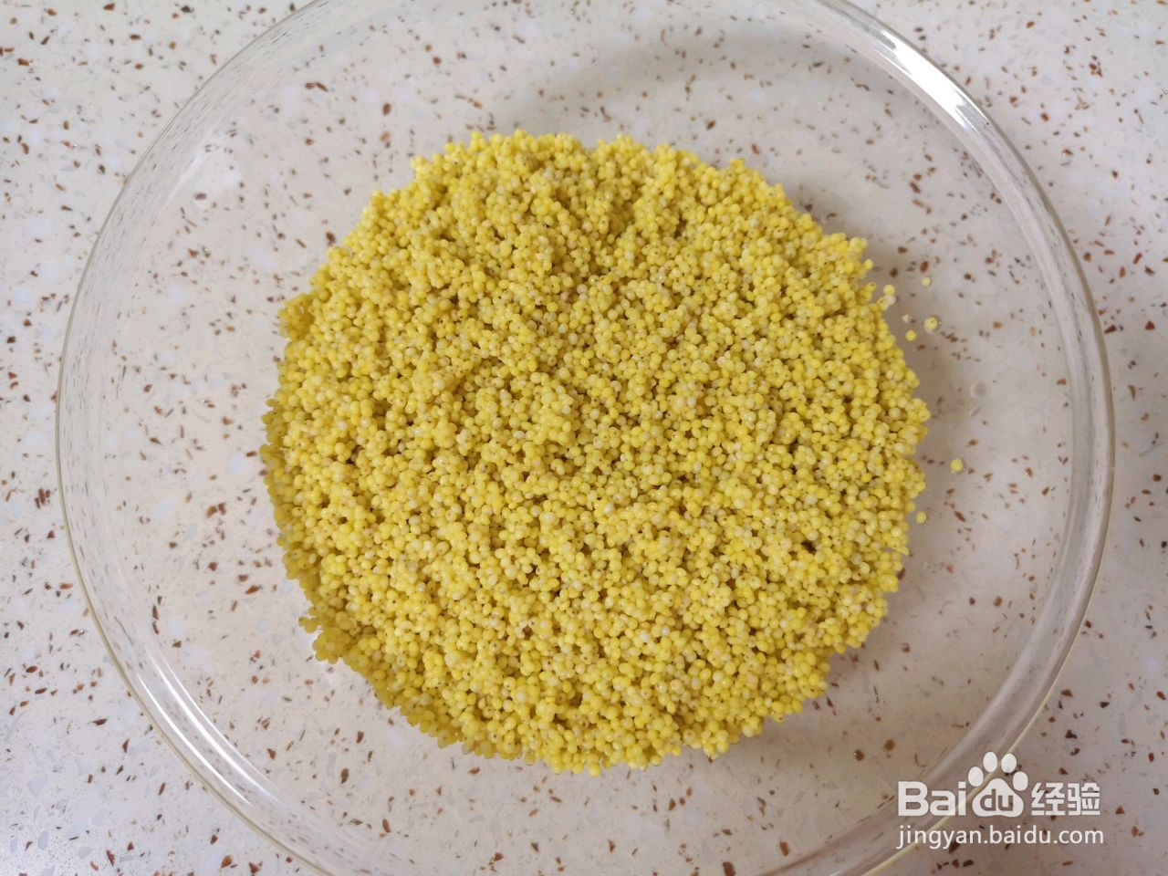 大黄米红小豆竹筒粽子的做法