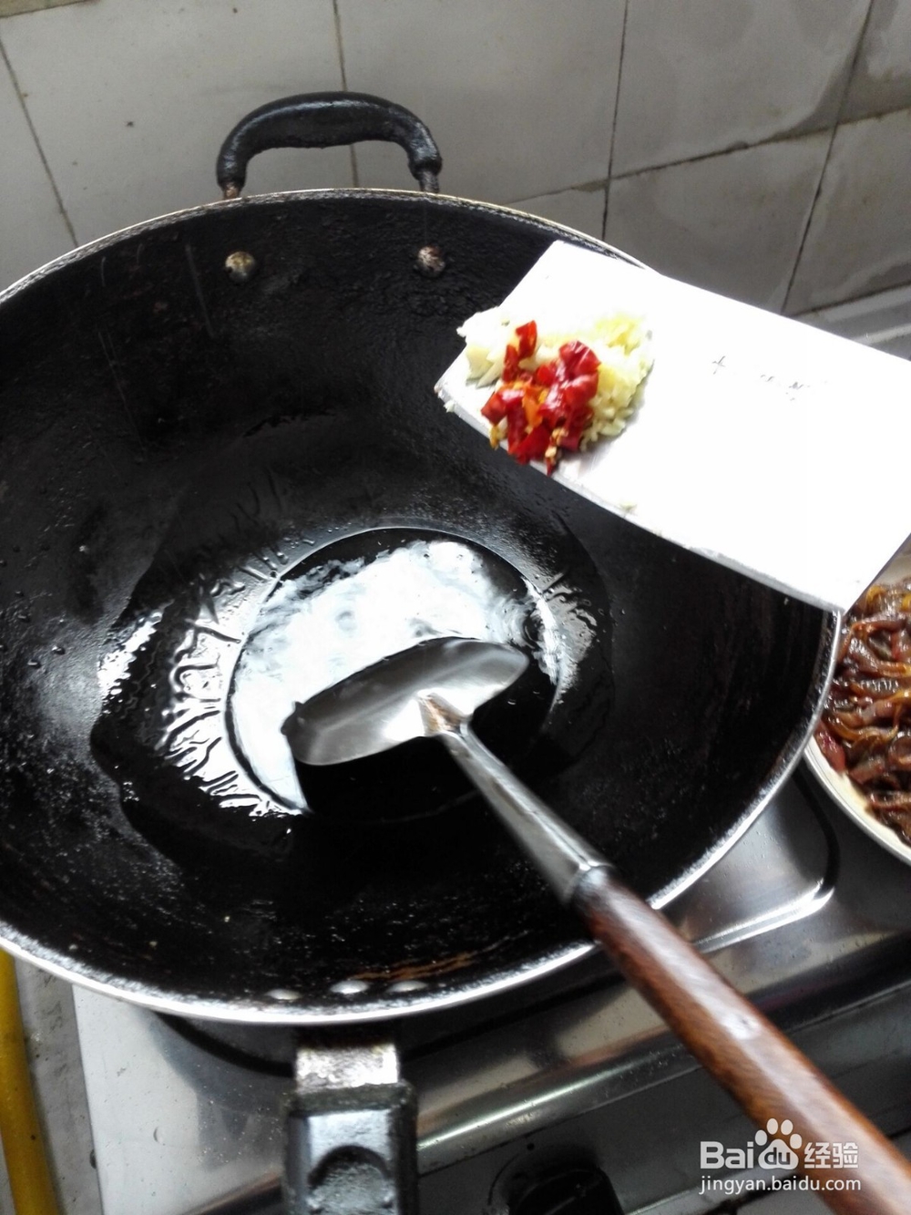 怎样制作青椒香干肉丝好吃?