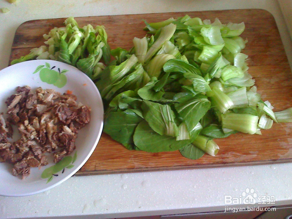 怎样做好熟里脊牛肉炒油菜的备料