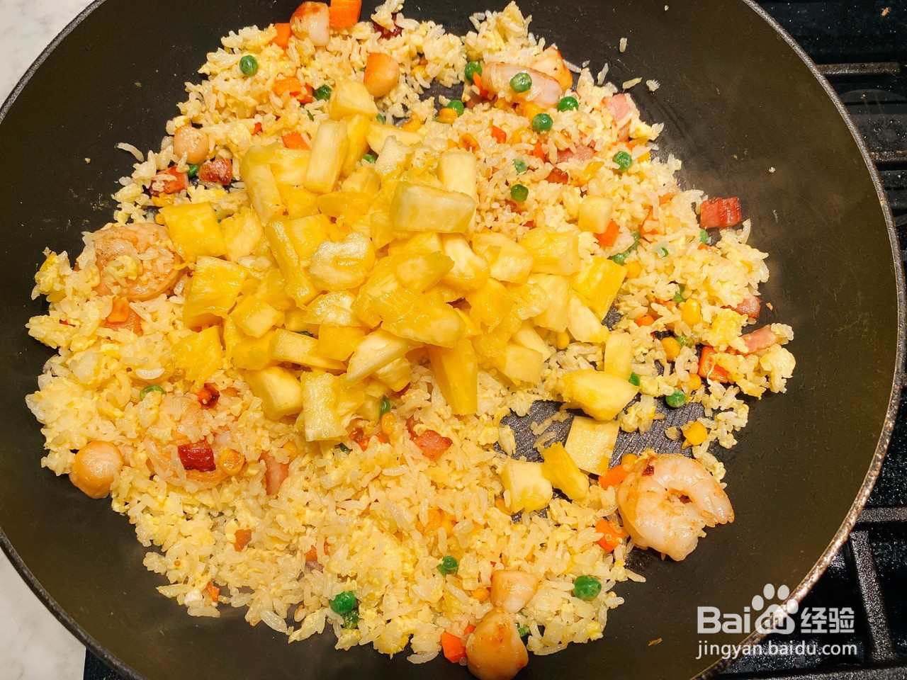 豪华版菠萝炒饭的做法
