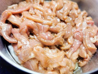 杏鲍菇炒肉丝的做法
