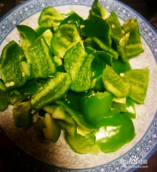柿子椒炒肉的做法