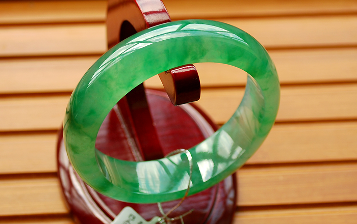 为什么缅甸有翡翠