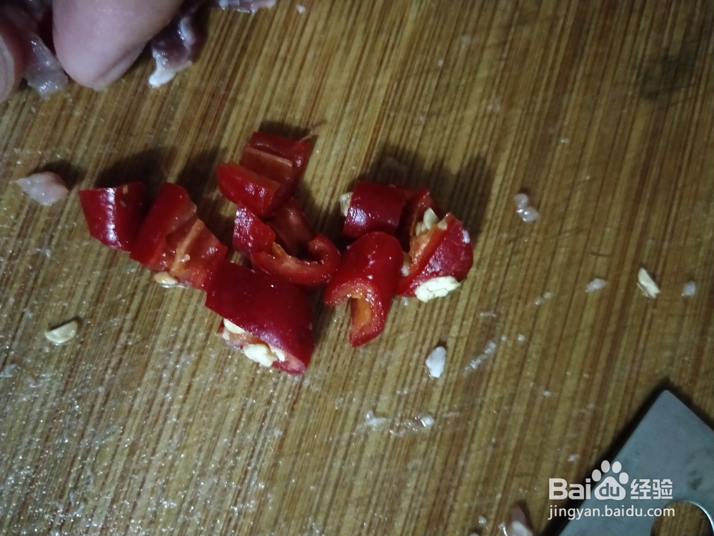 爆炒木耳烧魔芋的做法